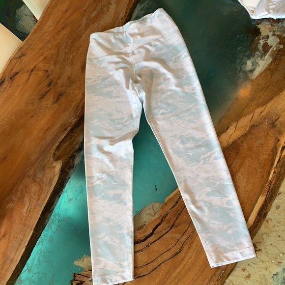 Guess Brand Workout Set ❤️ - Picture 4 of 8